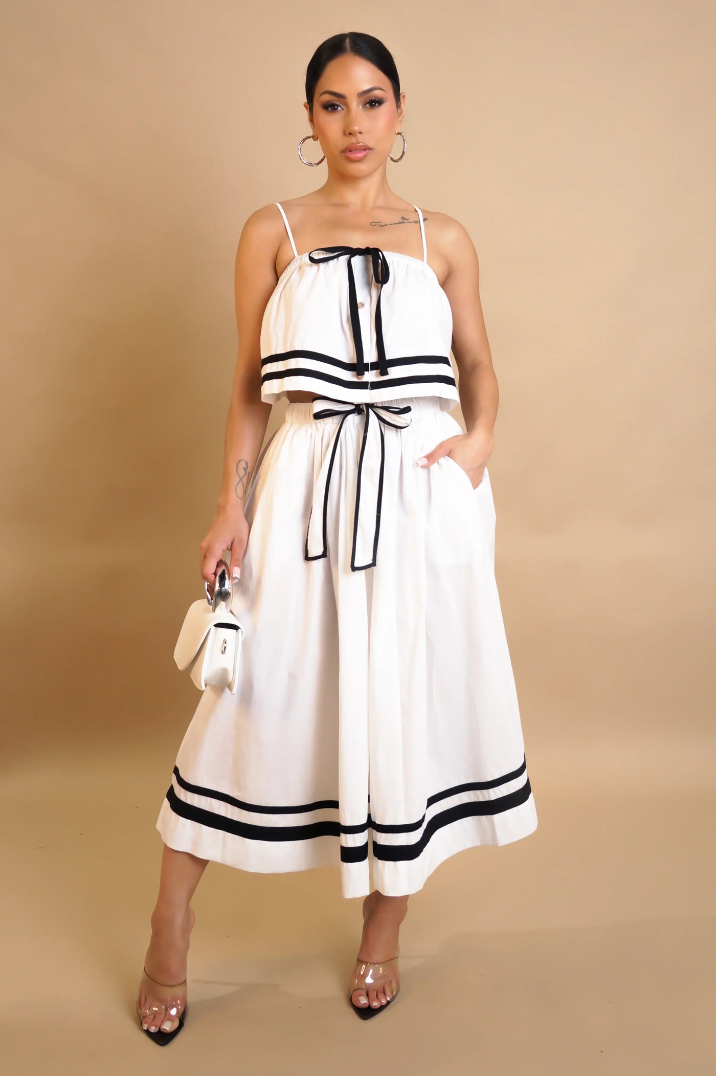 Vee Glam Skirt 	Set